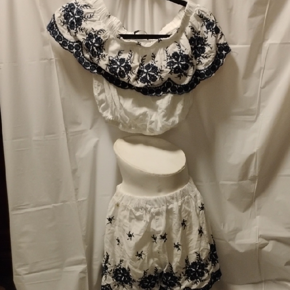 Zaful White and Black Embroidered Two-Piece Set